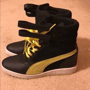 Ladies’ Puma wedge black and fluorescent yellow